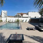 Elegant Villa In Roses + Pool