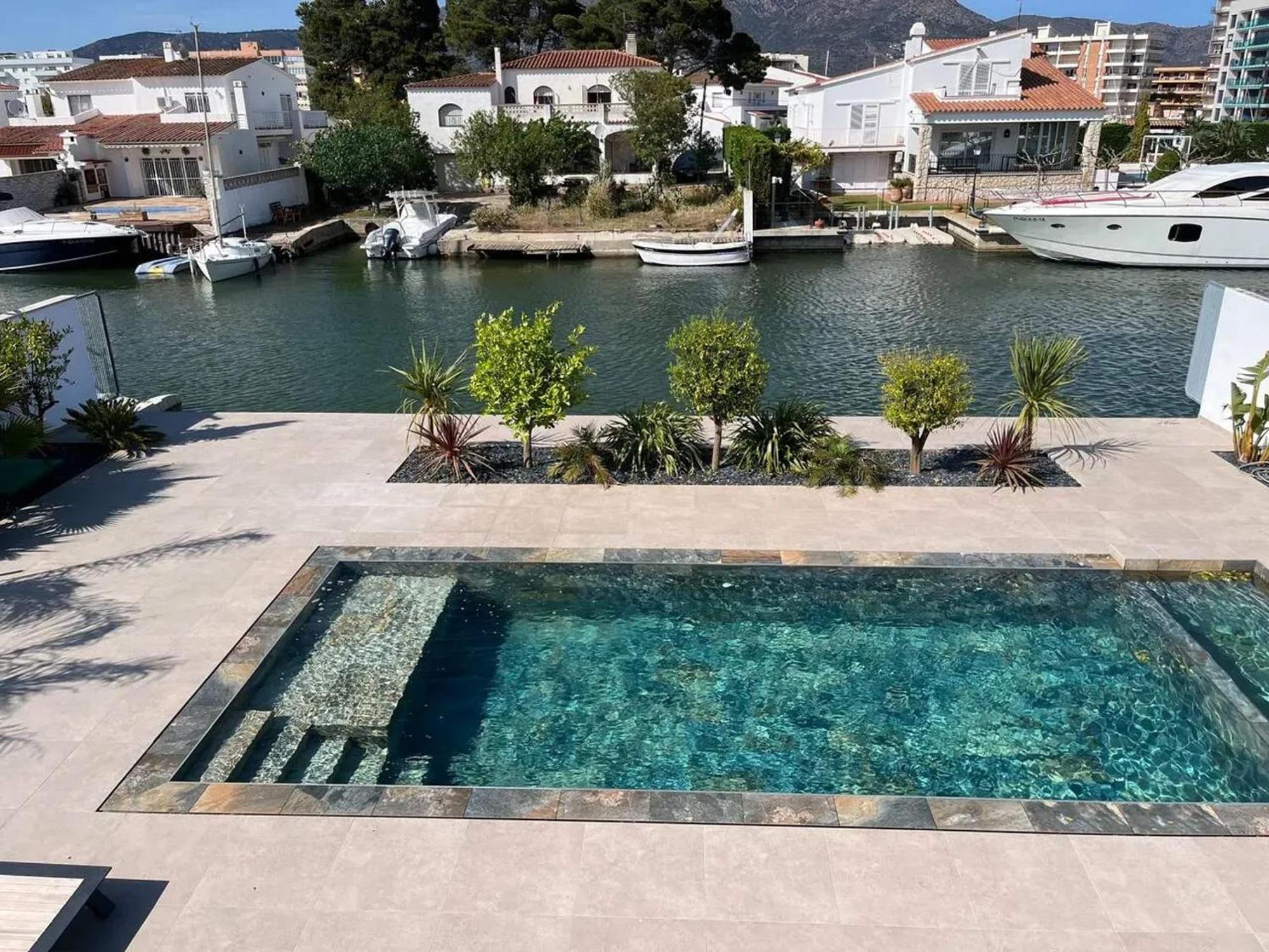Elegant In + Pool Villa